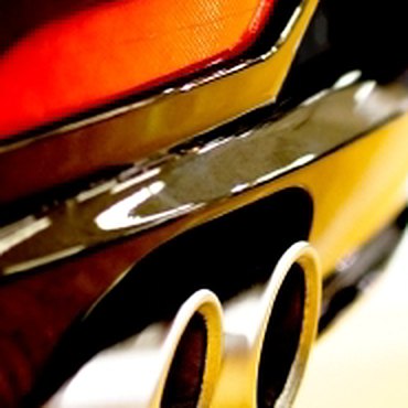 Twin exhaust tailpipes